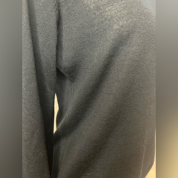 J.Crew Carolyn fitted crewneck sweater in merino wool in black - Picture 7 of 9